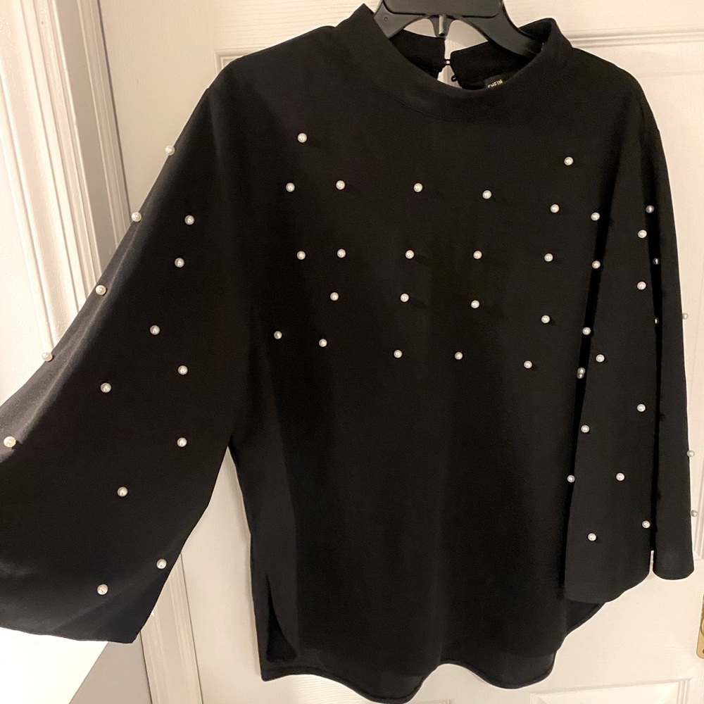Pearl accent top!